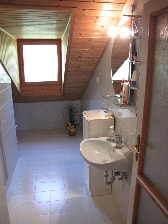 Schmidt Apartment Balatonfenyves Chambre photo