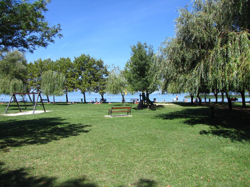 Schmidt Apartment Balatonfenyves Extérieur photo